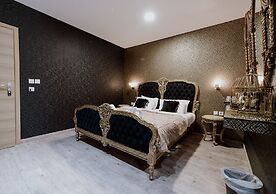 ROH Suites