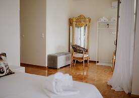 ROH Suites