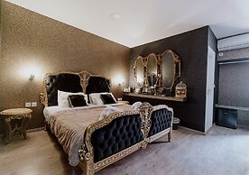ROH Suites