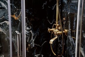 ROH Suites