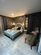 ROH Suites