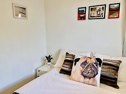 ART House Burnaby Two Bedrooms Suite