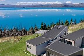 Lake Pukaki - Lake House