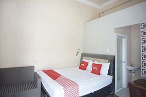 OYO 93003 B32 Homestay