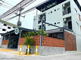 Aree House Poshtel