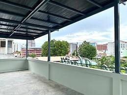 Aree House Poshtel
