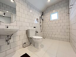 MINI-ME HUBS - Charm Suites in Old City