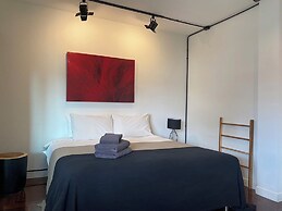 MINI-ME HUBS - Charm Suites in Old City