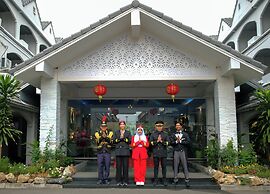Pooh Beach Resort & Spa