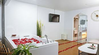 Pooh Beach Resort & Spa