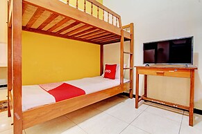 Hotel O Mtc Bunk Bed