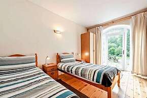 Comfortable Airy 5-bed Apartment in Llandysul