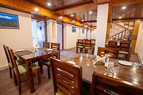 Muscatel Stardust - Chowrasta Mall Road
