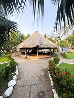 Playa Linda Surf Hotel