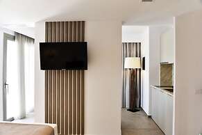 Anais Milos Suites