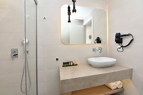 Anais Milos Suites