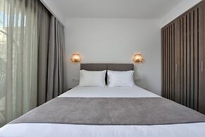 Anais Milos Suites