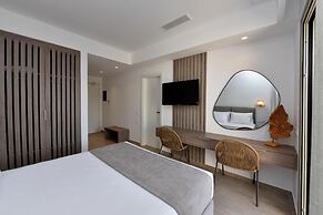 Anais Milos Suites