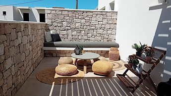 Anais Milos Suites