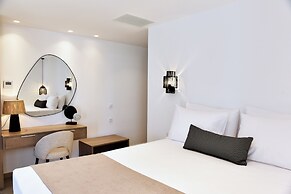 Anais Milos Suites