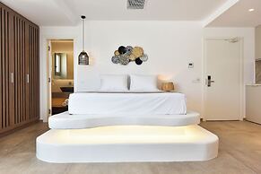 Anais Milos Suites
