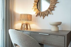 Anais Milos Suites