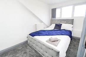 Private House Sleeps 9 With Wi-fi