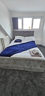 Private House Sleeps 9 With Wi-fi