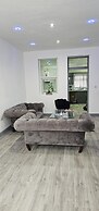 Private House Sleeps 9 With Wi-fi