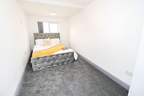 Private House Sleeps 9 With Wi-fi