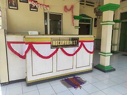 OYO 93048 Hotel Puri Mandiri