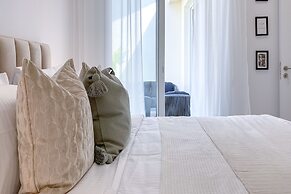 Phaedrus Living: Limnaria Luxury Flat Vine 121