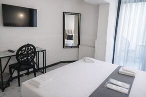 D Twins Airport Hotel
