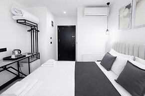 D Twins Airport Hotel