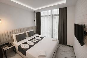 D Twins Airport Hotel