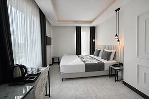 D Twins Airport Hotel