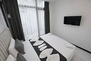 D Twins Airport Hotel