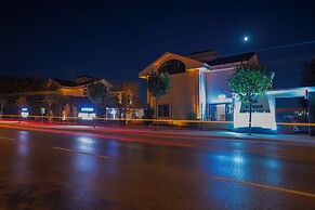D Twins Airport Hotel