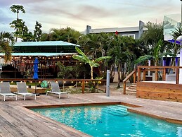 Old Crow Hotel and Suites