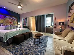Old Crow Hotel and Suites