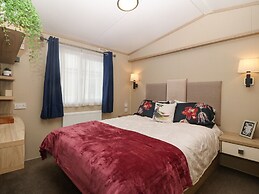 Seafront Holiday Home 2