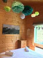 Hollybush Lodges