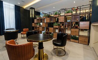 Garnet Mir Hotel