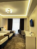 Garnet Mir Hotel