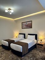 Garnet Mir Hotel