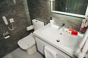 Garnet Mir Hotel