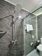 Garnet Mir Hotel