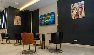 Garnet Mir Hotel