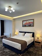 Garnet Mir Hotel