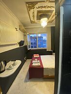 Petek Hotel